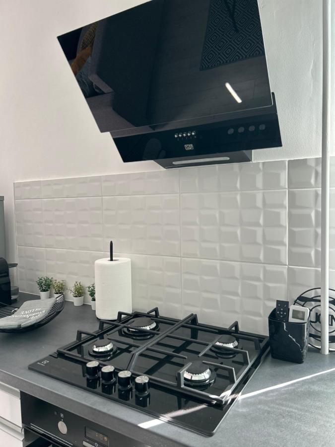 Sophie'S Urban Nest Apartment Miskolc Bagian luar foto